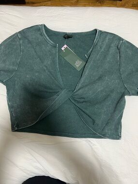 Willd Fable Twist-Front Ribbed Crop Top